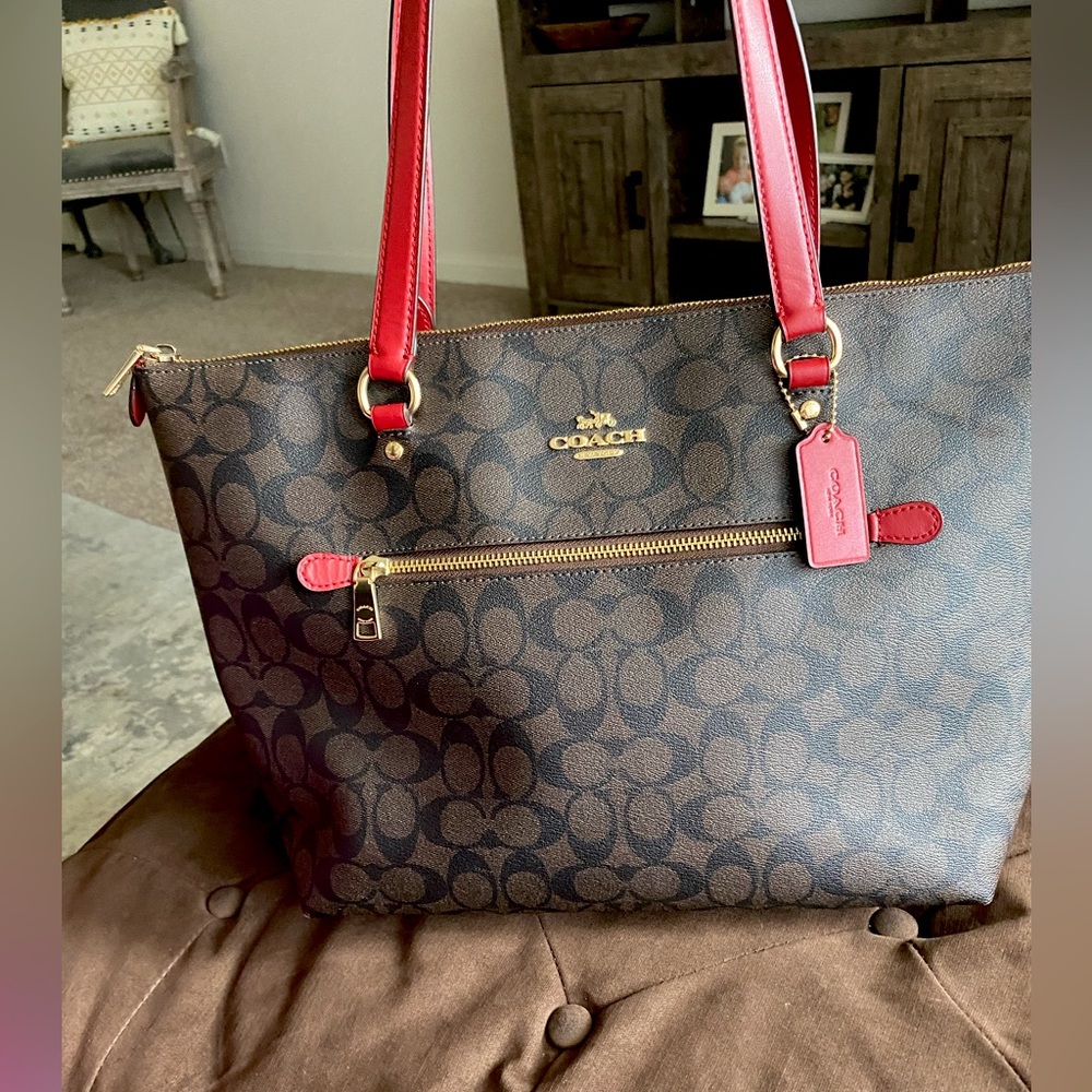 Coach Signature Canvas- Gallery Tote